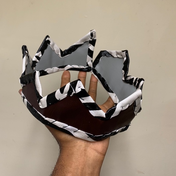 Royal Crown Zebra trim - Picture 2 of 6